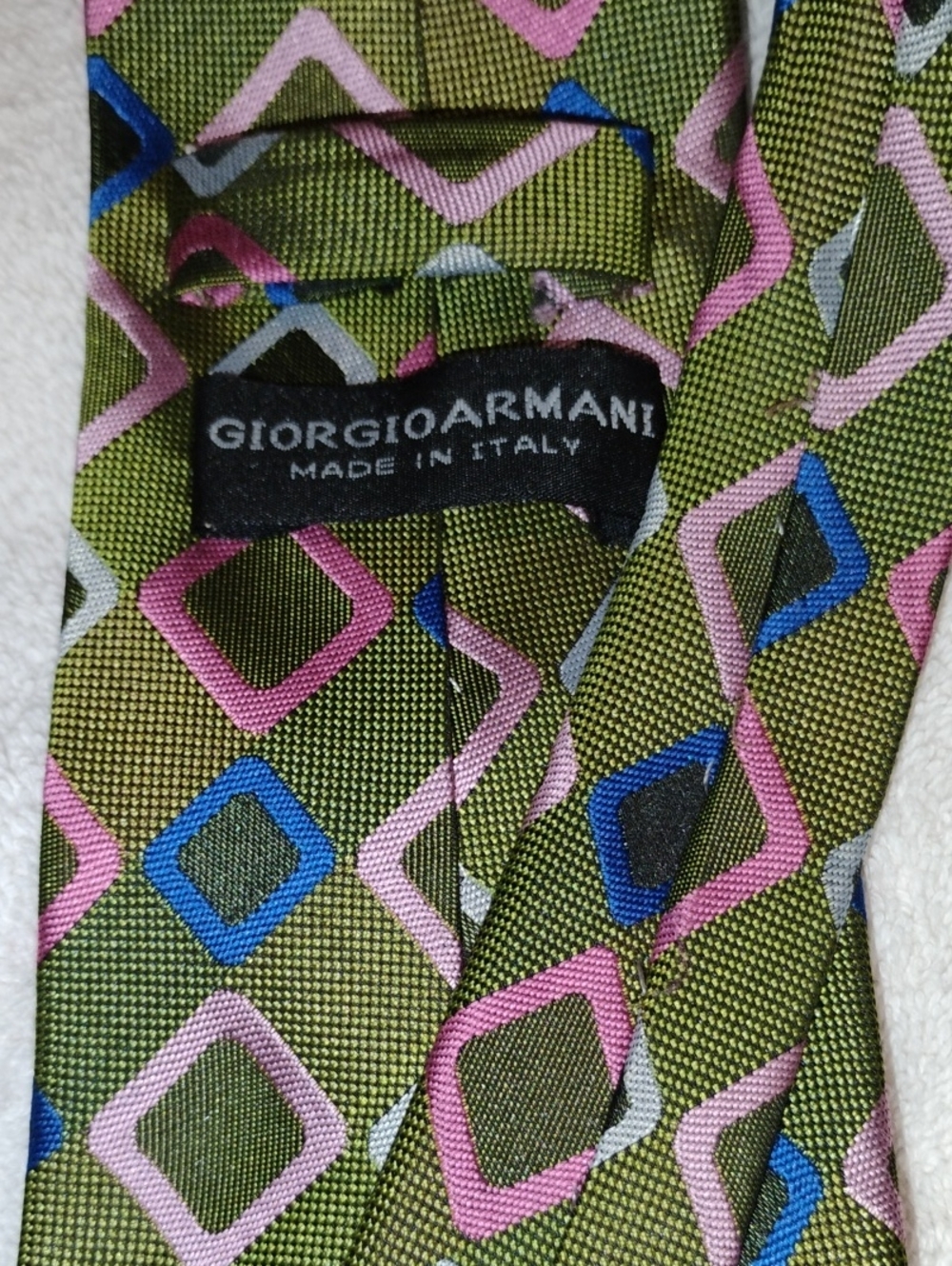 Tie on patterned fabric